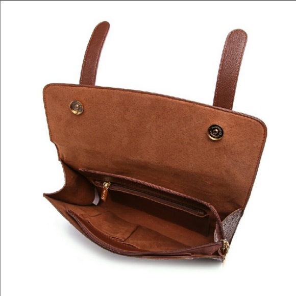 💖💖ONE LEFT!! Crossbody bag!!! 💖💖 - Picture 4 of 4